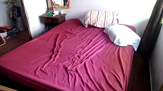 Snapshot of deftoolceles chatting on October 2025 07:47:02 PM deftoolceles online show from October 2025 07:47:02 PM