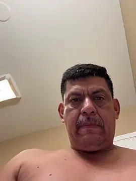 Snapshot of pumaHotz chatting on March 2025 10:21:01 PM pumaHotz online show from March 2025 10:21:01 PM