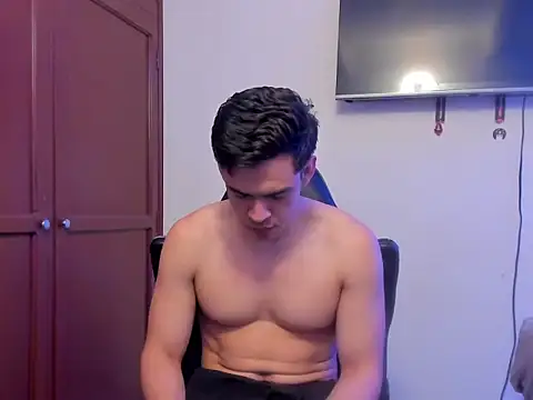 Lucian Gomez  online show from September 2025 11:09:02 PM