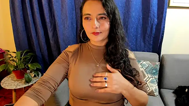 emma luxy online show from January 2025 05:56:01 AM