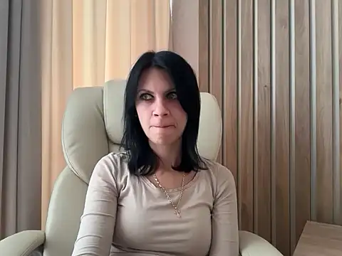 Snapshot of InjaAtHome chatting on October 2025 01:20:01 PM InjaAtHome online show from October 2025 01:20:01 PM