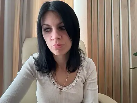 Snapshot of InjaAtHome chatting on October 2025 09:46:02 AM InjaAtHome online show from October 2025 09:46:02 AM