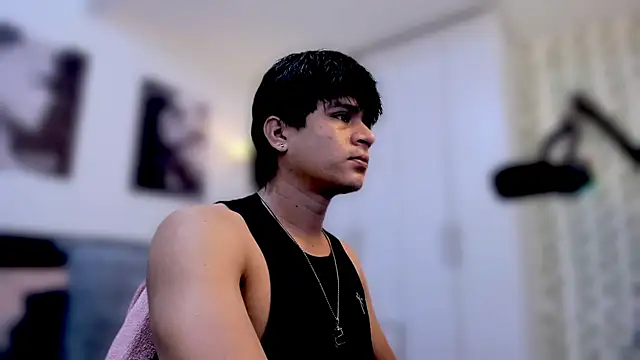 Snapshot of Eiden_allenx chatting on October 2025 02:18:02 PM Eiden allenx online show from October 2025 02:18:02 PM