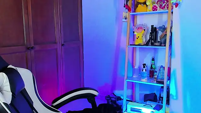 eymy-hadid online show from October 2025 08:42:02 PM