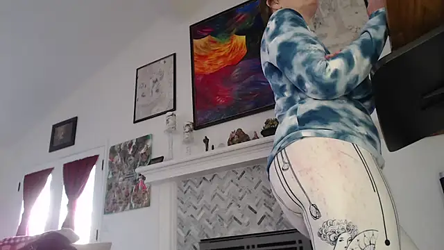 AuroraWillows online show from February 2025 08:00:01 PM