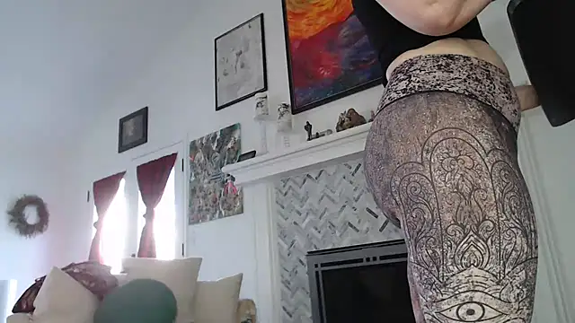 AuroraWillows online show from March 2025 03:27:01 PM