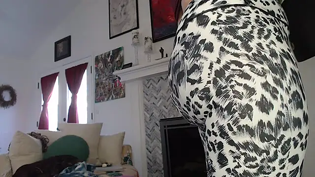 AuroraWillows online show from March 2025 09:48:02 PM