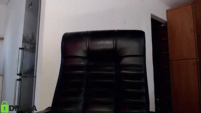 Snapshot of DollySun chatting on February 2025 02:43:02 PM DollySun online show from February 2025 02:43:02 PM