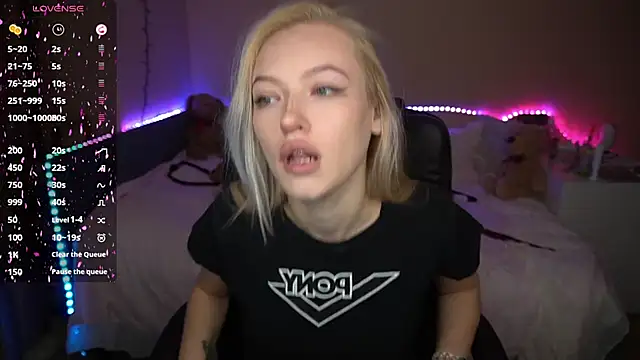 AmandaFiree online show from October 2025 05:05:01 AM