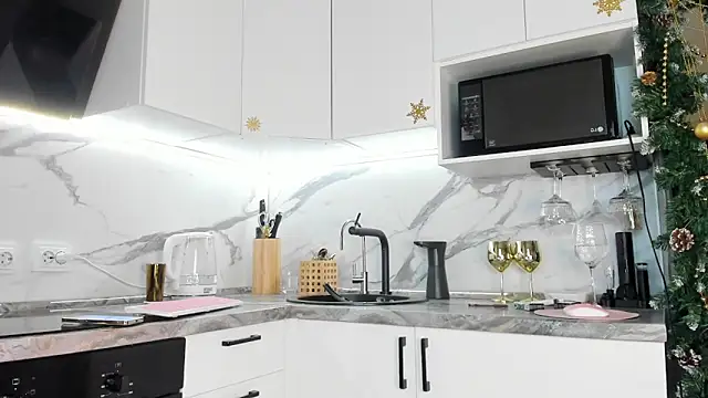 Lex Love online show from December 2024 05:01:02 PM