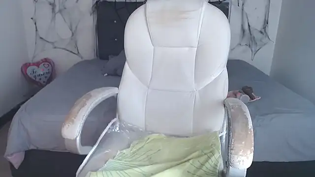 Snapshot of selena_yourmilf chatting on October 2025 03:02:02 PM selena yourmilf online show from October 2025 03:02:02 PM