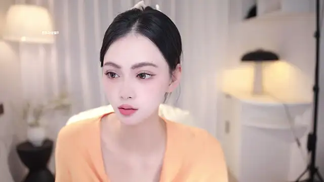 Snapshot of Ocean--Lili chatting on October 2025 02:18:02 PM Ocean--Lili online show from October 2025 02:18:02 PM