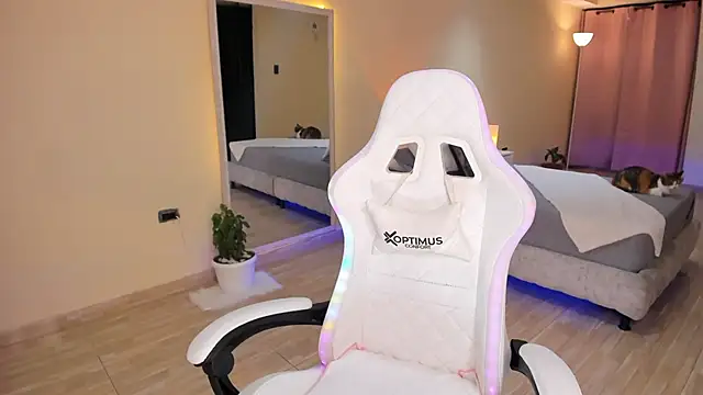 Snapshot of carleee_winter chatting on September 2025 11:43:01 PM carleee winter online show from September 2025 11:43:01 PM