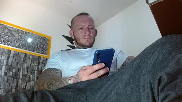 Snapshot of stripnolimits chatting on October 2025 04:39:01 PM stripnolimits online show from October 2025 04:39:01 PM