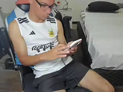 Snapshot of guachin_hunk chatting on December 2024 05:55:01 PM guachin hunk online show from December 2024 05:55:01 PM