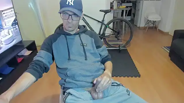 Snapshot of guachin_hunk chatting on September 2025 05:40:01 AM guachin hunk online show from September 2025 05:40:01 AM