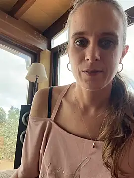 LadyChantale online show from January 2025 02:00:02 PM