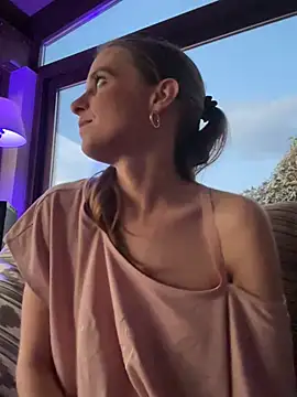 LadyChantale online show from January 2025 05:02:01 PM