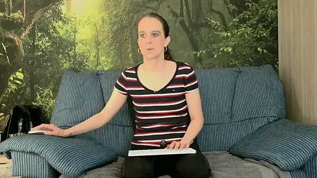 LadyChantale online show from March 2025 09:05:02 AM