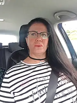 x  KHALEESI  x online show from October 2025 10:04:01 AM