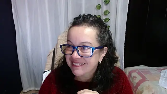 Sonialorens  online show from January 2025 12:24:02 PM