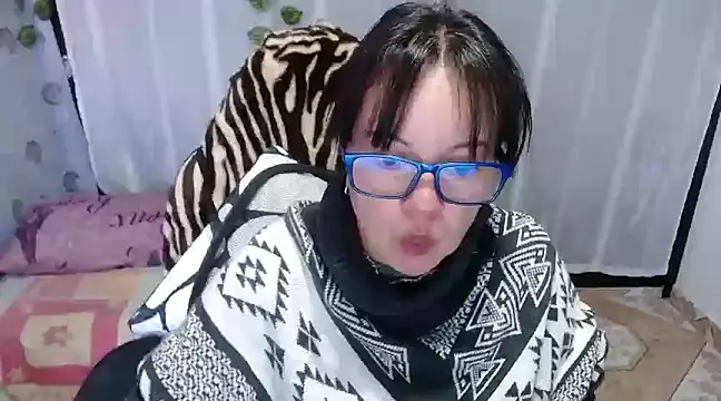 Sonialorens  online show from January 2025 01:32:01 PM
