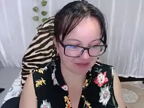 Sonialorens  online show from February 2025 02:26:01 PM