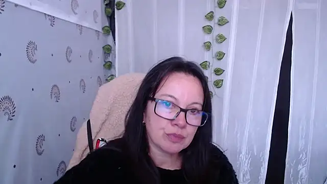 Sonialorens  online show from February 2025 06:01:02 PM
