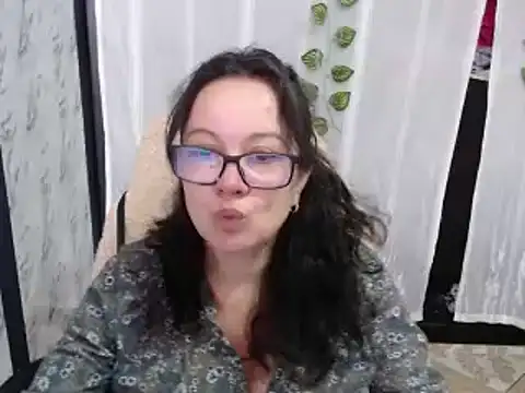Sonialorens  online show from February 2025 02:43:02 PM
