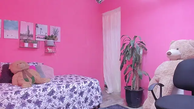 Snapshot of Emma_lean chatting on December 2024 04:28:01 PM Emma lean online show from December 2024 04:28:01 PM