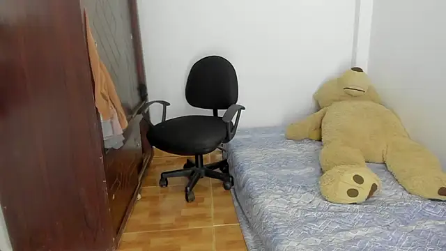 Snapshot of Emma_lean chatting on September 2025 11:00:01 AM Emma lean online show from September 2025 11:00:01 AM