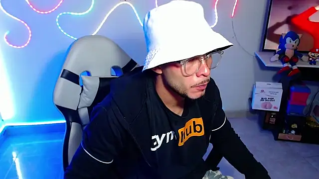 Snapshot of sebastian_horny chatting on October 2025 07:49:02 AM sebastian horny online show from October 2025 07:49:02 AM