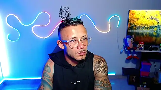 Snapshot of sebastian_horny chatting on October 2025 08:34:02 AM sebastian horny online show from October 2025 08:34:02 AM