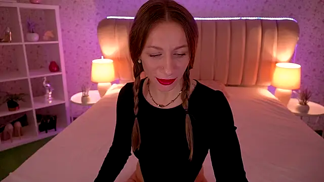 MirandaHobbs online show from November 2025 07:56:01 AM