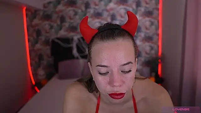 Snapshot of Sexy_Ira chatting on October 2025 07:42:01 AM Sexy Ira online show from October 2025 07:42:01 AM