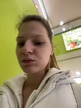 Snapshot of MaryHiggins chatting on October 2025 09:07:01 AM MaryHiggins online show from October 2025 09:07:01 AM