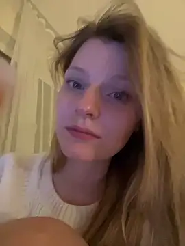 Snapshot of MaryHiggins chatting on October 2025 06:18:01 PM MaryHiggins online show from October 2025 06:18:01 PM