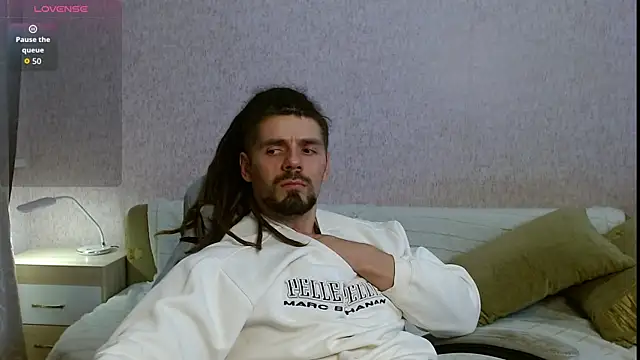 Aestheticguy101 online show from October 2025 02:28:01 PM