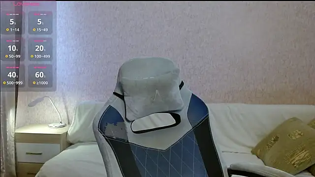 Aestheticguy101 online show from October 2025 11:17:01 AM