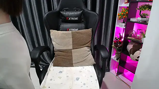 Yuki-yio online show from February 2025 01:29:01 AM