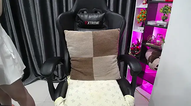 Yuki-yio online show from March 2025 12:42:02 AM