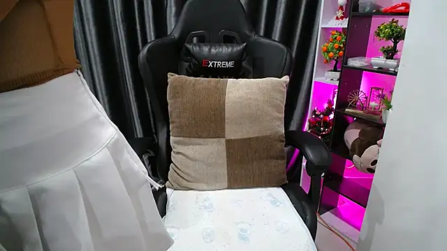 Yuki-yio online show from March 2025 01:34:02 AM