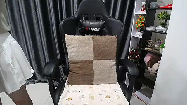 Yuki-yio online show from March 2025 01:21:02 AM