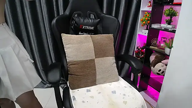 Yuki-yio online show from March 2025 01:24:02 AM