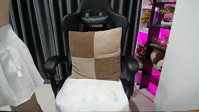 Yuki-yio online show from September 2025 01:05:02 AM