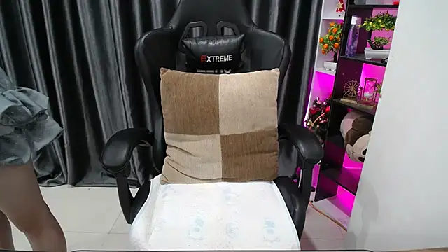 Yuki-yio online show from September 2025 12:32:01 AM