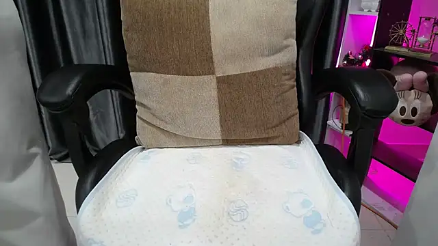 Yuki-yio online show from September 2025 01:21:02 AM