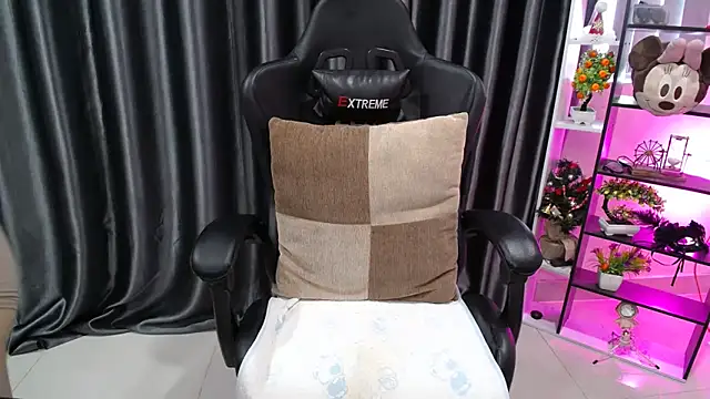 Yuki-yio online show from October 2025 01:14:02 AM