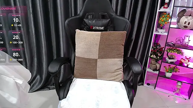 Yuki-yio online show from October 2025 01:20:01 AM