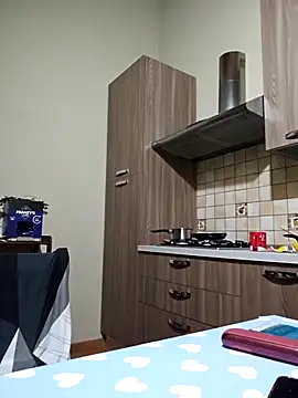 CRHYSTEL online show from February 2025 07:47:02 PM